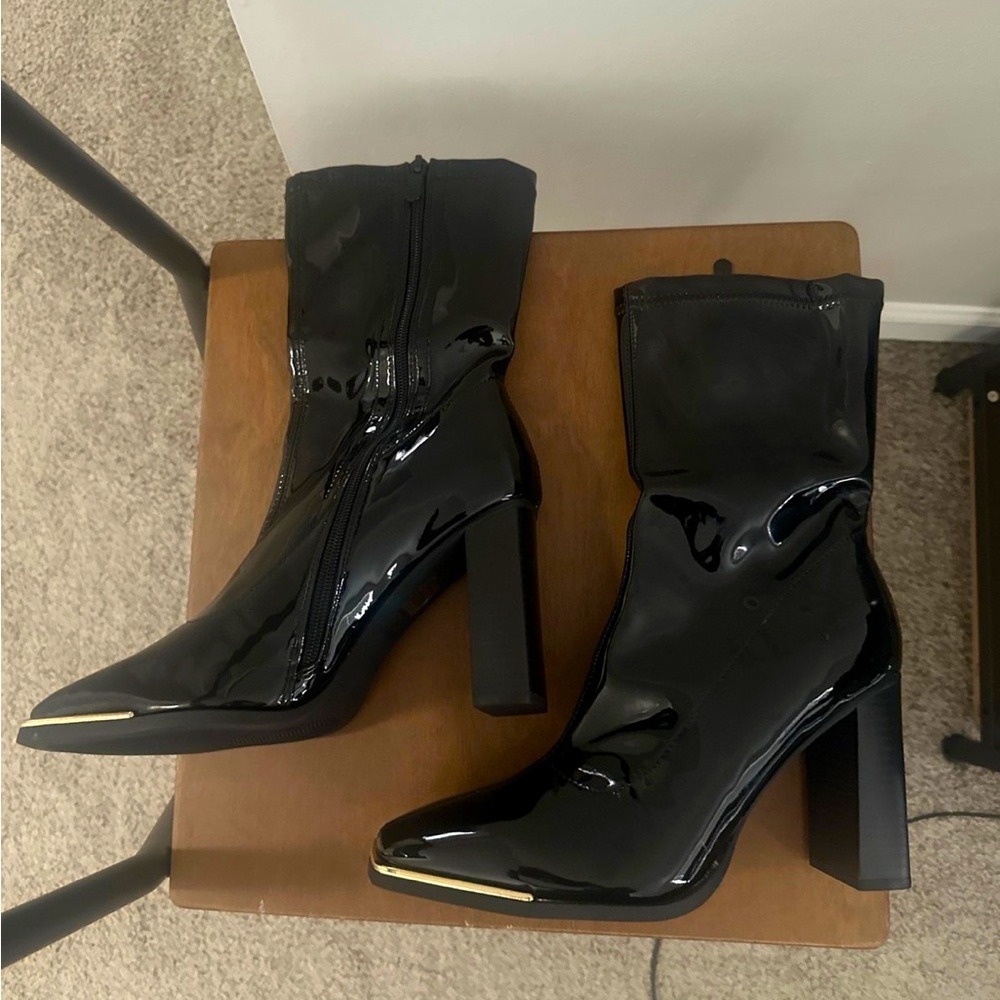 Dream Pairs Black Heeled Boots Sleek Silhouette